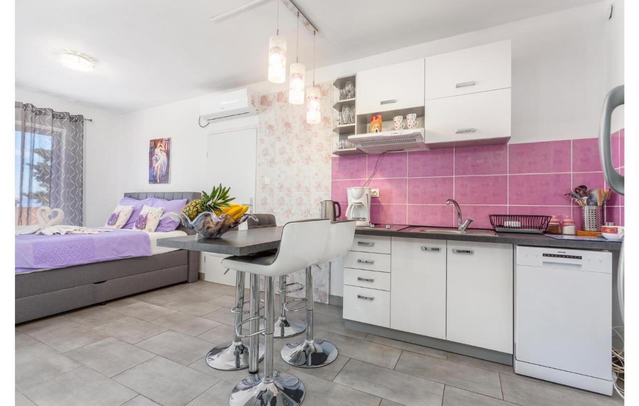 Beautiful Apartment In Stara Baska With Wifi Exteriér fotografie
